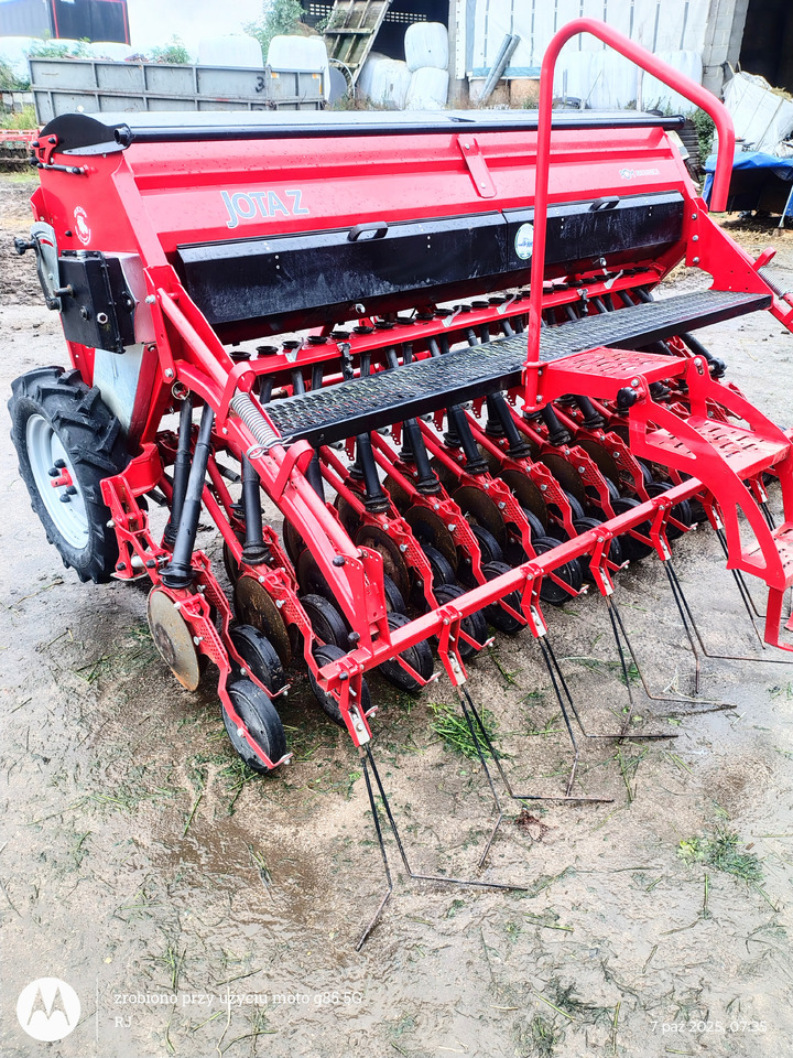 Inna JOTA-Z - Makinë mbjellëse: foto 3 Inna JOTA-Z - Makinë mbjellëse: foto 3