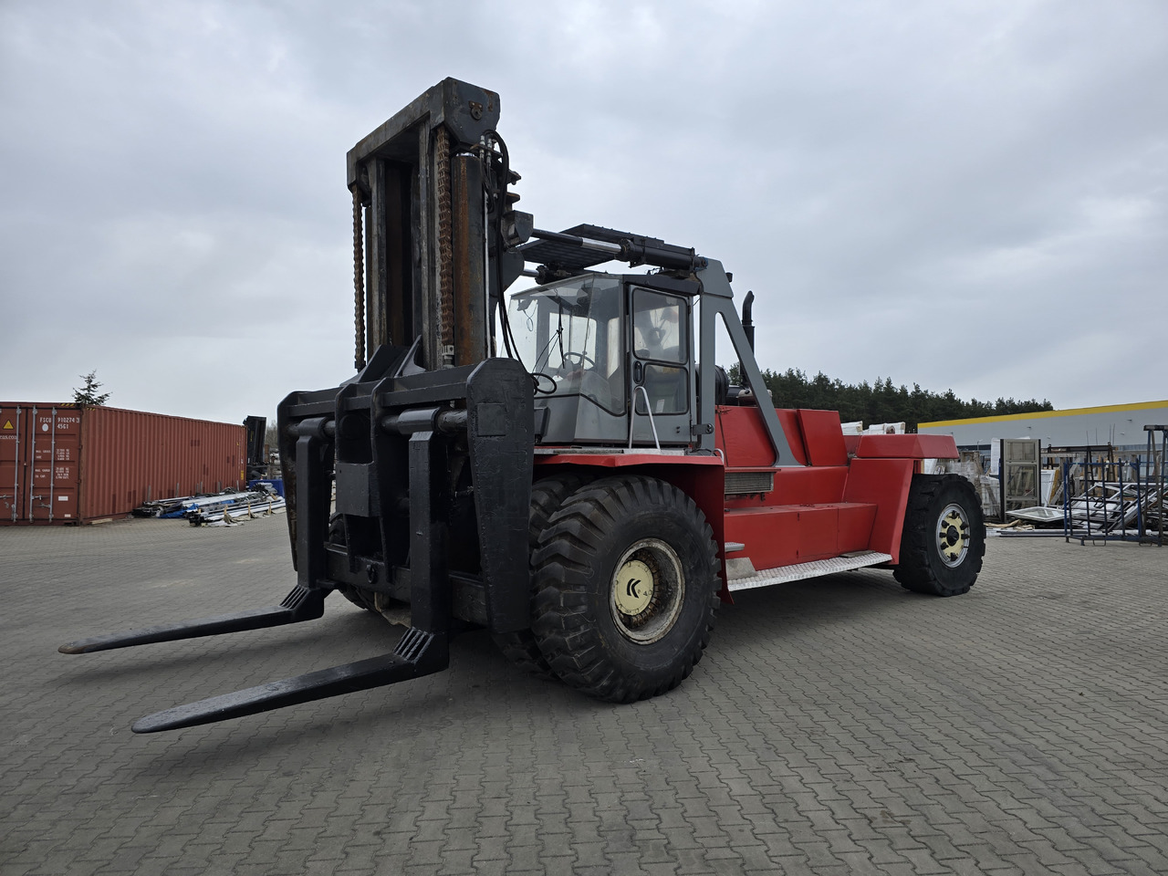 Kalmar KALMAR DCD420-12 - Ekskavator kontejnerësh: foto 1 Kalmar KALMAR DCD420-12 - Ekskavator kontejnerësh: foto 1