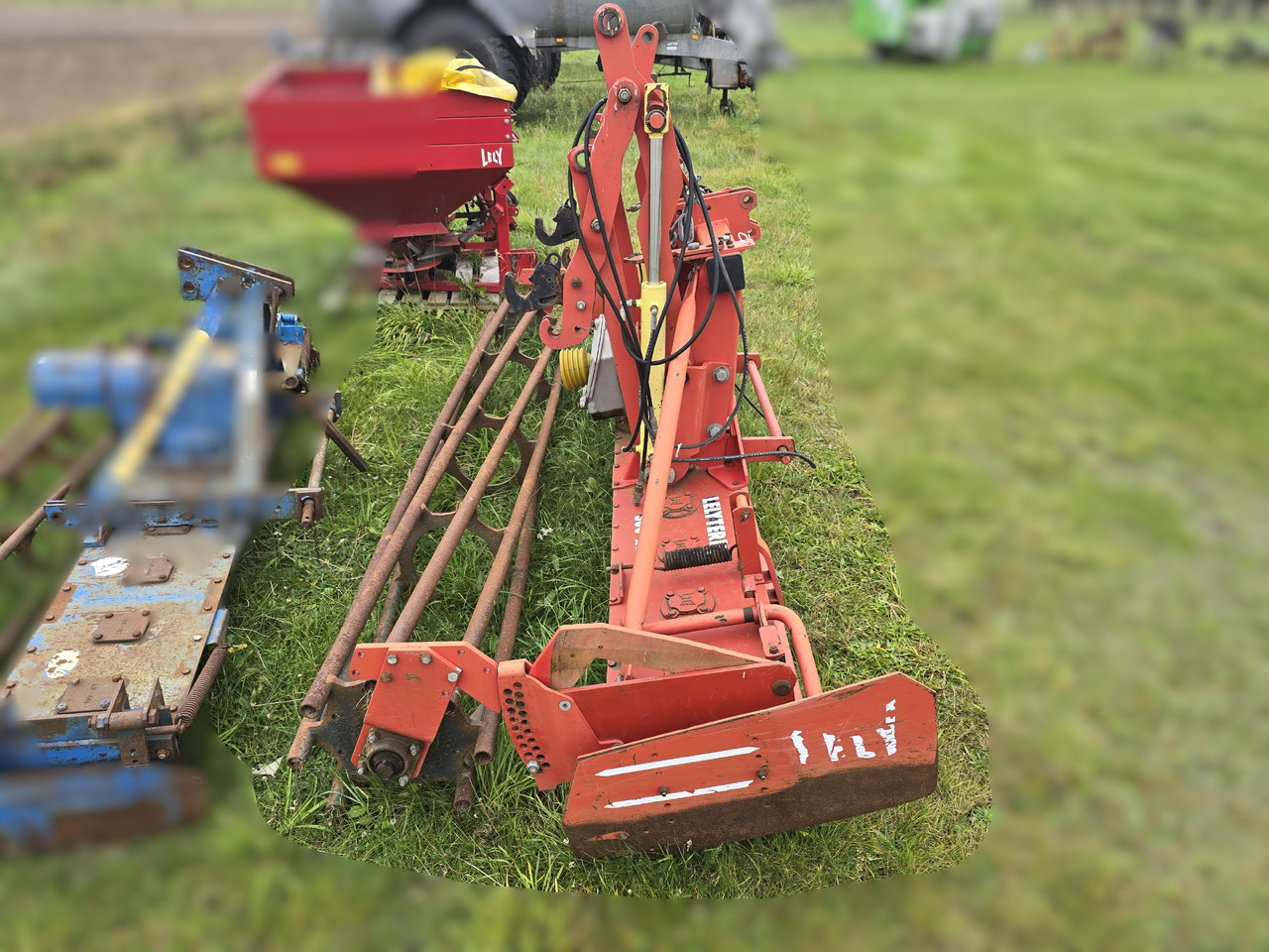 Lely Terra 300-22 - Lesë: foto 4 Lely Terra 300-22 - Lesë: foto 4