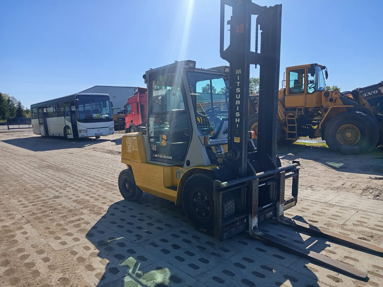 Mitsubishi FD40K - Pirun më naftë: foto 3 Mitsubishi FD40K - Pirun më naftë: foto 3