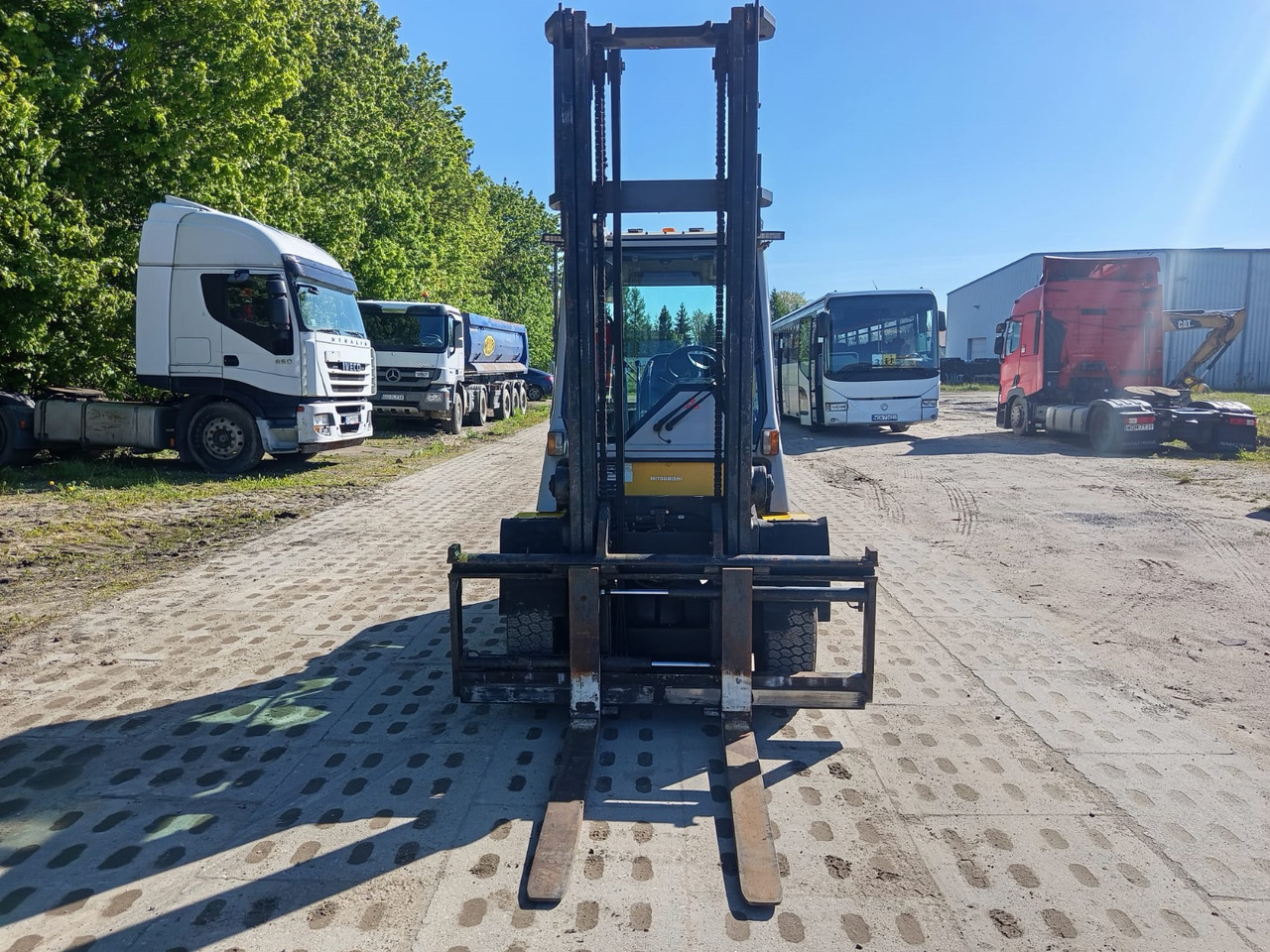 Mitsubishi FD40K - Pirun më naftë: foto 4 Mitsubishi FD40K - Pirun më naftë: foto 4