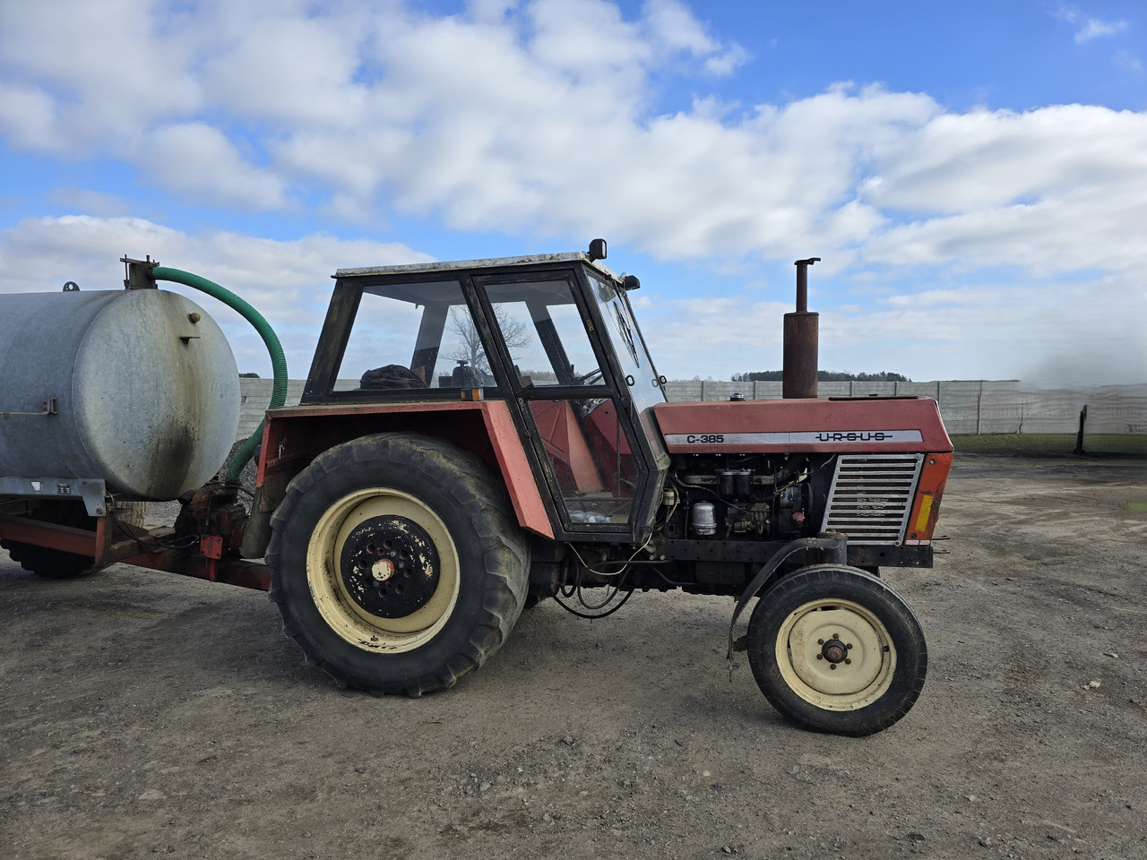 Ursus C-385 - Traktor: foto 1 Ursus C-385 - Traktor: foto 1