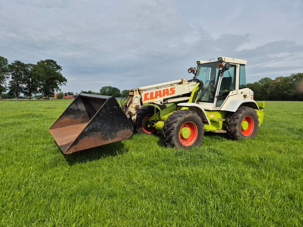 Claas Ranger 940 RX - Fadrom me goma: foto 1 Claas Ranger 940 RX - Fadrom me goma: foto 1