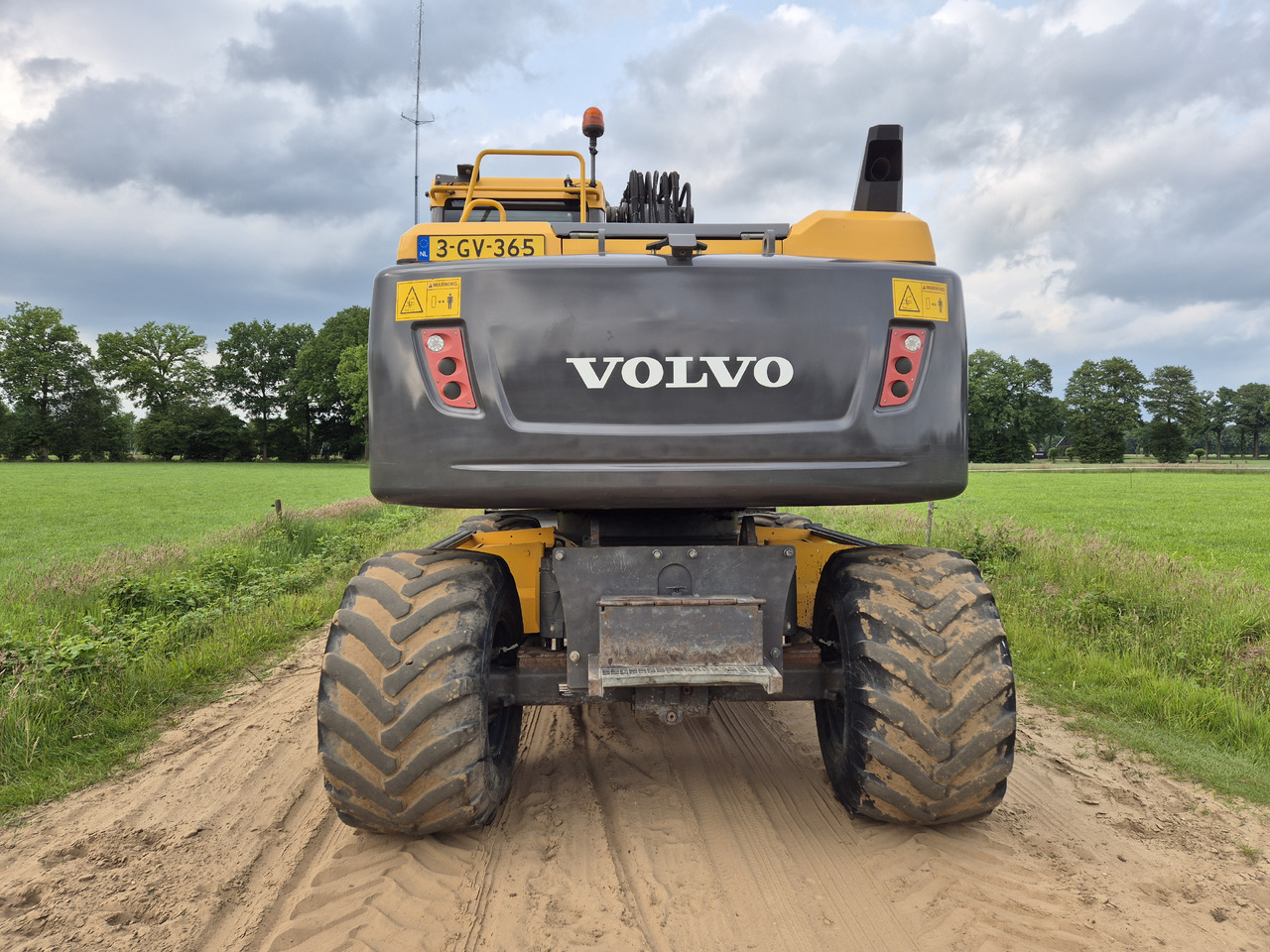VOLVO EW 140 D - Ekskavator me goma: foto 4 VOLVO EW 140 D - Ekskavator me goma: foto 4