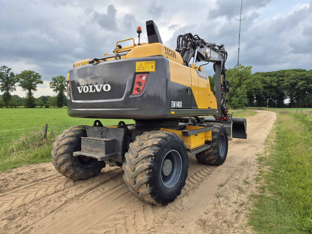 VOLVO EW 140 D - Ekskavator me goma: foto 5 VOLVO EW 140 D - Ekskavator me goma: foto 5