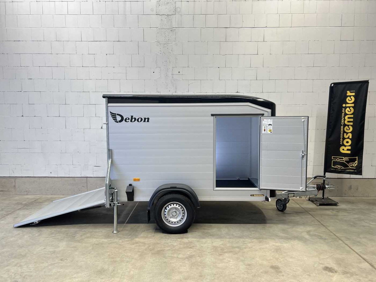 CHEVAL LIBERTE DEBON C255 Seitentür Kofferanhänger - Rimorkio me vagonetë të mbyllur: foto 1 CHEVAL LIBERTE DEBON C255 Seitentür Kofferanhänger - Rimorkio me vagonetë të mbyllur: foto 1