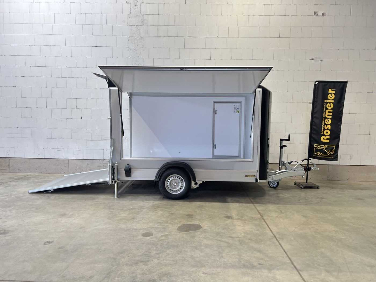 CHEVAL LIBERTE DEBON C300 Roadster Verk.Kl Tür Kofferanhänger - Rimorkio shpërndarëse: foto 1 CHEVAL LIBERTE DEBON C300 Roadster Verk.Kl Tür Kofferanhänger - Rimorkio shpërndarëse: foto 1