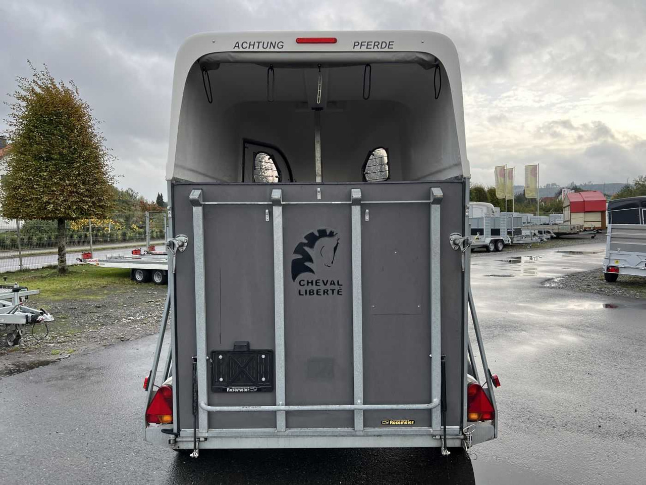 CHEVAL LIBERTE DEBON Pullmann Pferdeanhänger - Rimorkio për kuaj: foto 4 CHEVAL LIBERTE DEBON Pullmann Pferdeanhänger - Rimorkio për kuaj: foto 4