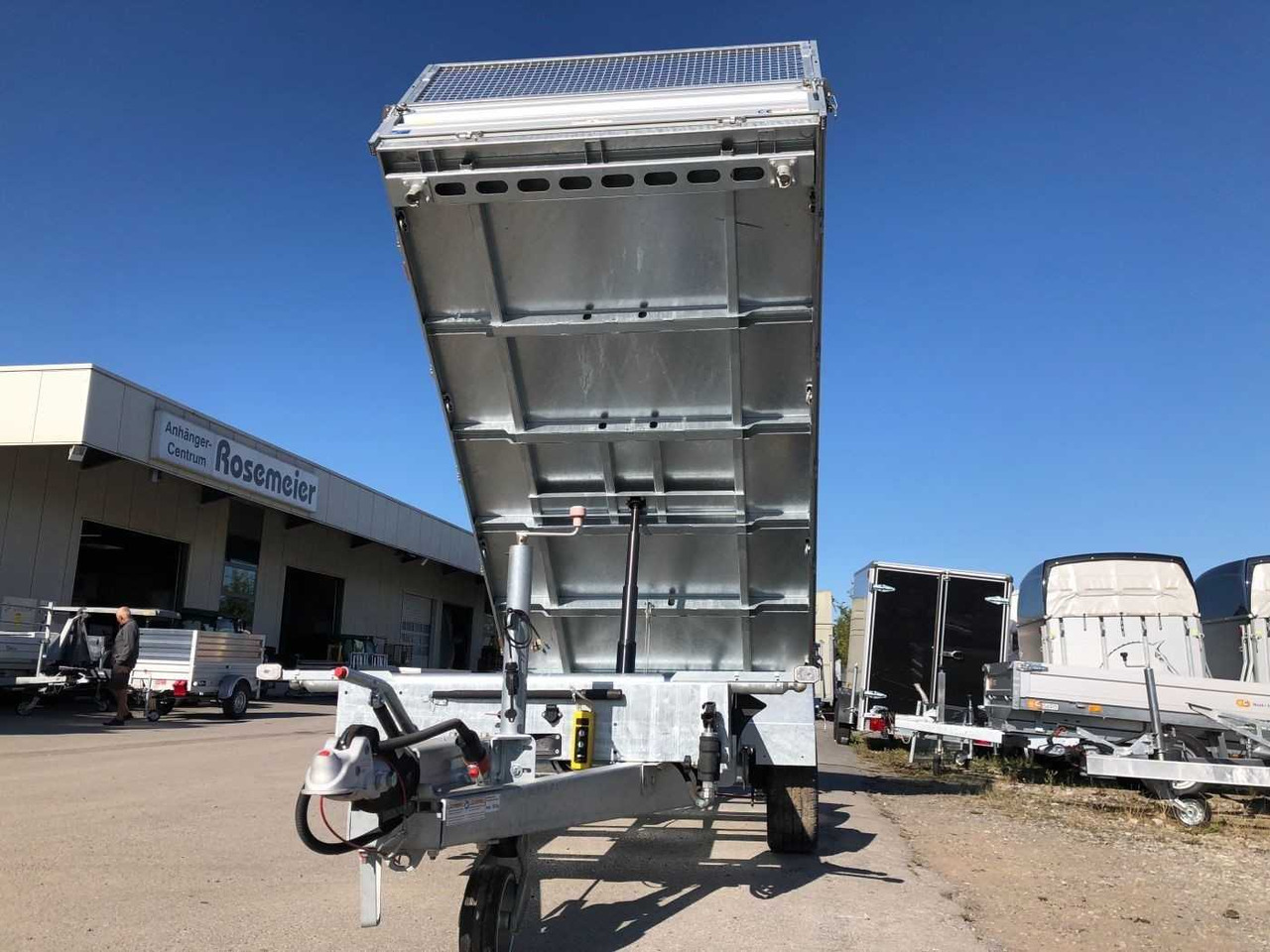 HUMBAUR HTK 3500.37 Gitter Dreiseitenkipper - Rimorkio vetëshkarkuese: foto 3 HUMBAUR HTK 3500.37 Gitter Dreiseitenkipper - Rimorkio vetëshkarkuese: foto 3