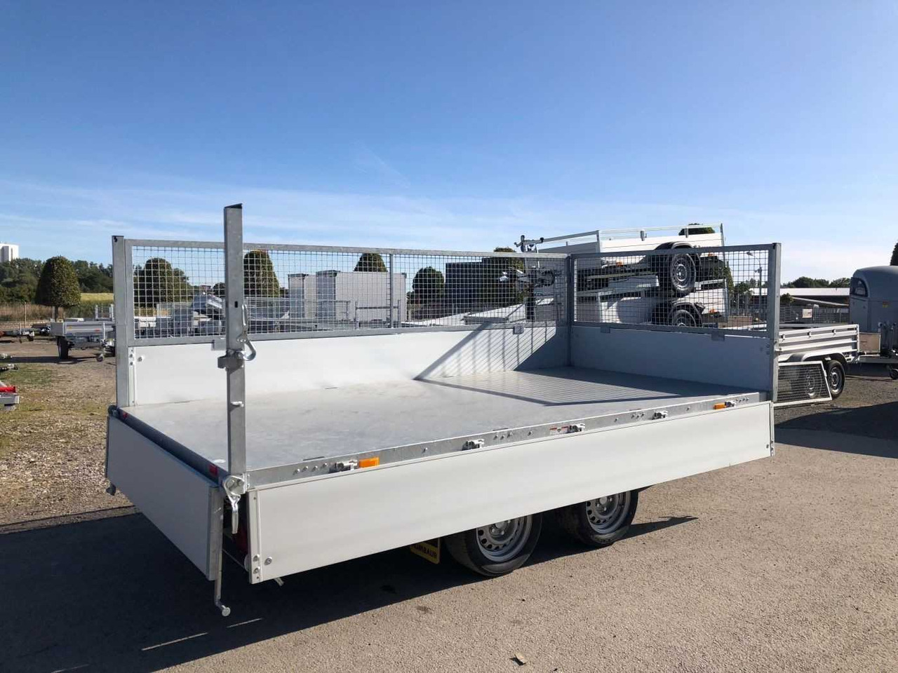 HUMBAUR HTK 3500.37 Gitter Dreiseitenkipper - Rimorkio vetëshkarkuese: foto 4 HUMBAUR HTK 3500.37 Gitter Dreiseitenkipper - Rimorkio vetëshkarkuese: foto 4