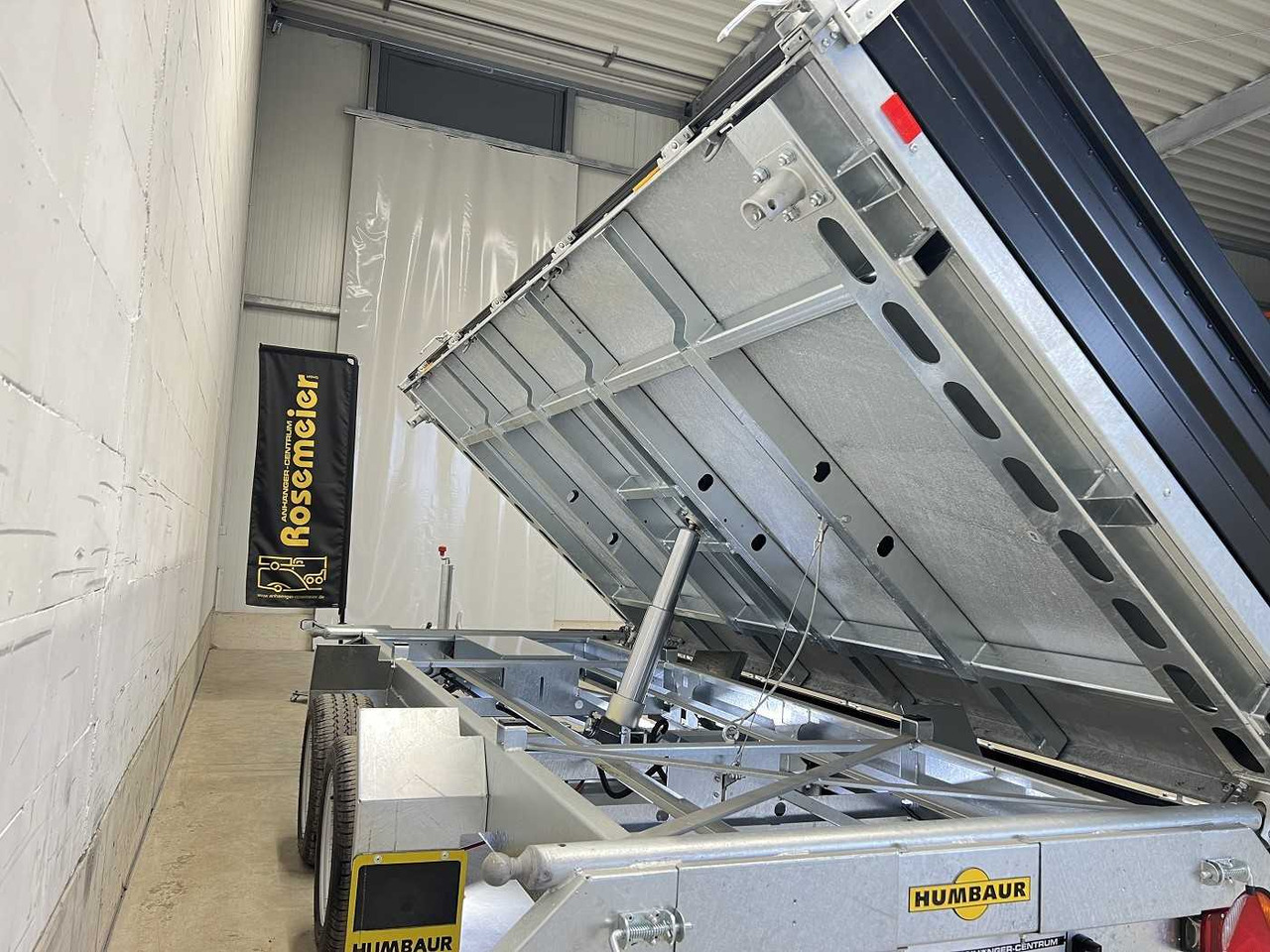 Rimorkio vetëshkarkuese i ri HUMBAUR HTK 3500.37 Stahl Black Dreiseitenkipper: foto 16