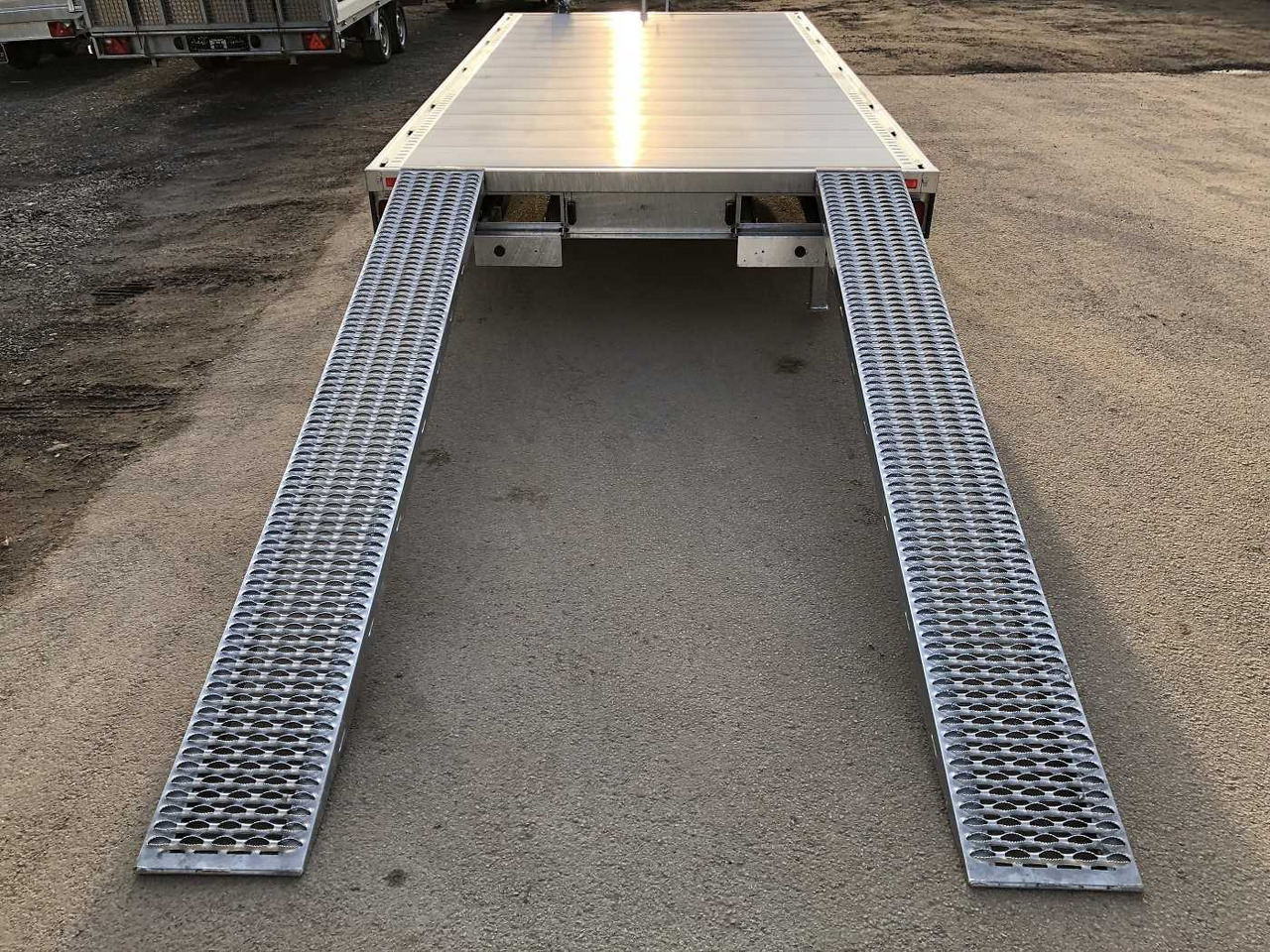 HUMBAUR Universal 3500 Aluboden Universaltransporter - Rimorkio autotransportuese: foto 4 HUMBAUR Universal 3500 Aluboden Universaltransporter - Rimorkio autotransportuese: foto 4