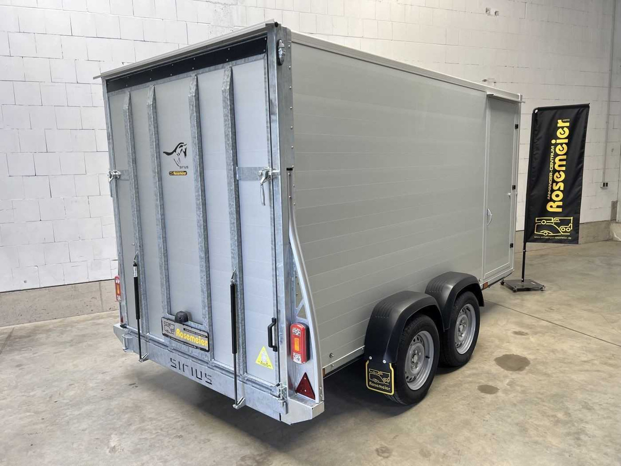 Kargo G150 Kofferanhänger Sirius - Rimorkio me vagonetë të mbyllur: foto 4 Kargo G150 Kofferanhänger Sirius - Rimorkio me vagonetë të mbyllur: foto 4