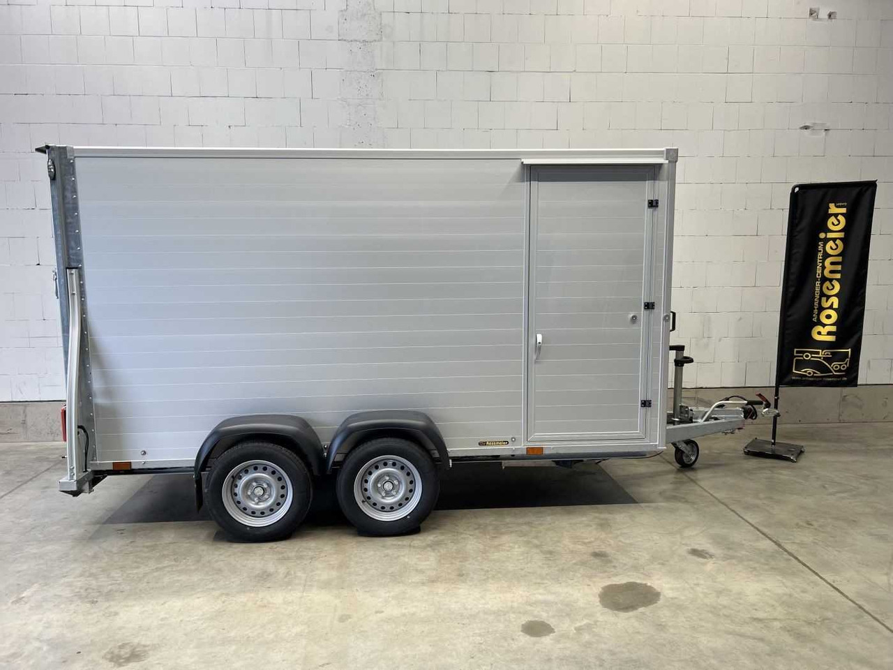 Kargo G150 Kofferanhänger Sirius - Rimorkio me vagonetë të mbyllur: foto 2 Kargo G150 Kofferanhänger Sirius - Rimorkio me vagonetë të mbyllur: foto 2