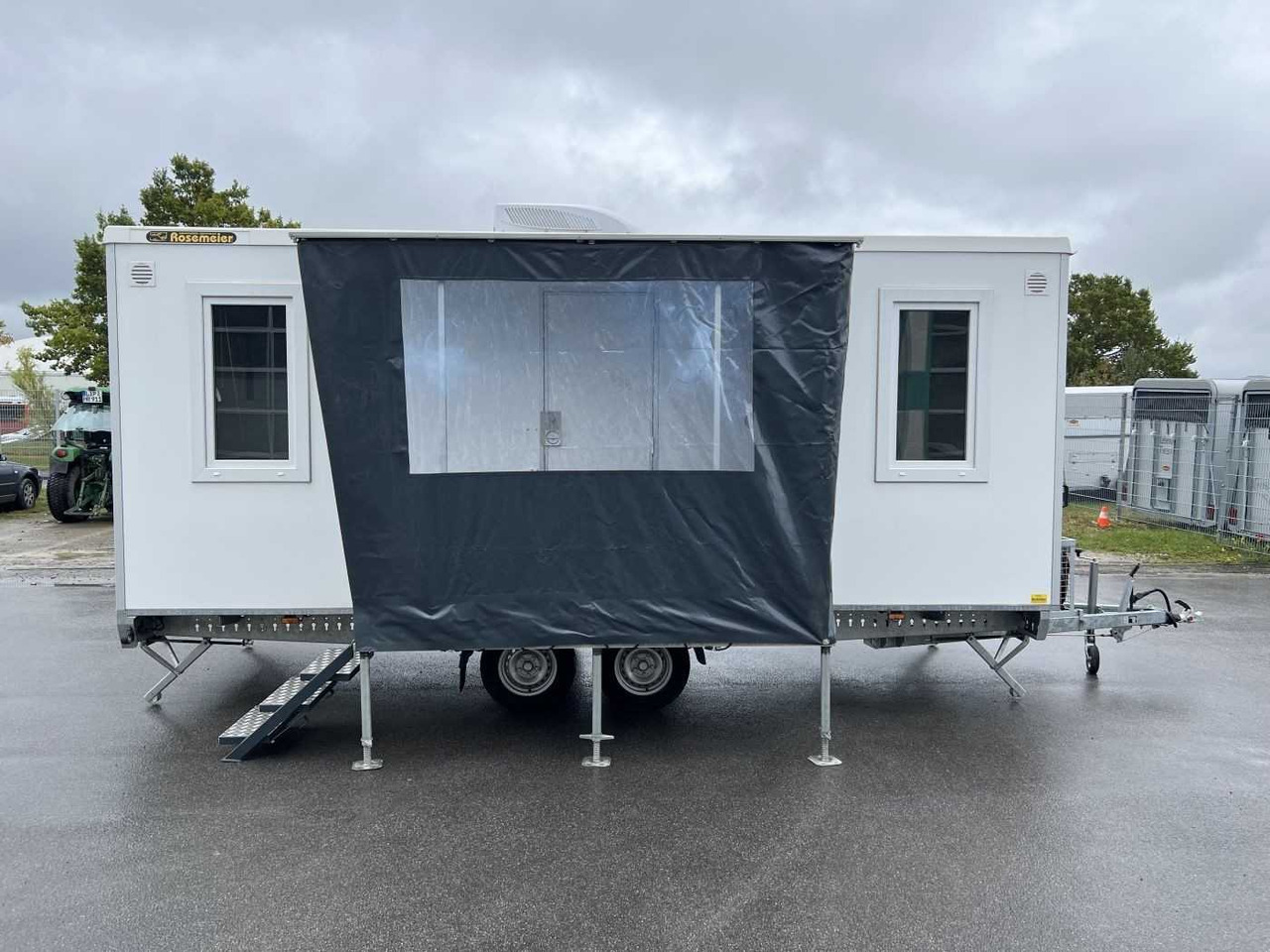 Mannschaftswagen 570 Individua Mannschaftswagen - Kontejner ndërtimi, Rimorkio: foto 1 Mannschaftswagen 570 Individua Mannschaftswagen - Kontejner ndërtimi, Rimorkio: foto 1