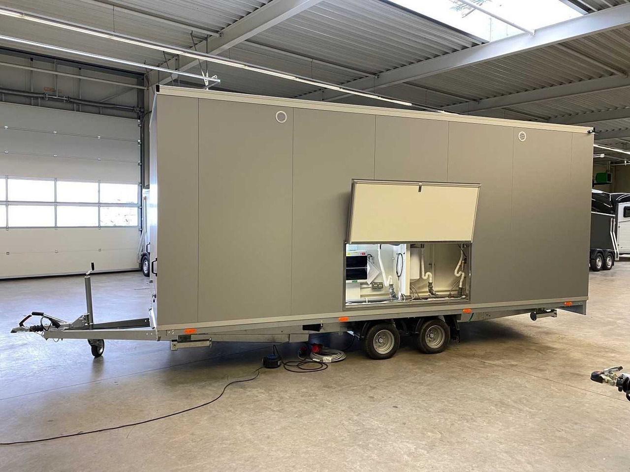 ROSEMEIER VE Duschwagen mit 4 Duschen Toilettenanhänger - Kontejner ndërtimi, Rimorkio: foto 5 ROSEMEIER VE Duschwagen mit 4 Duschen Toilettenanhänger - Kontejner ndërtimi, Rimorkio: foto 5