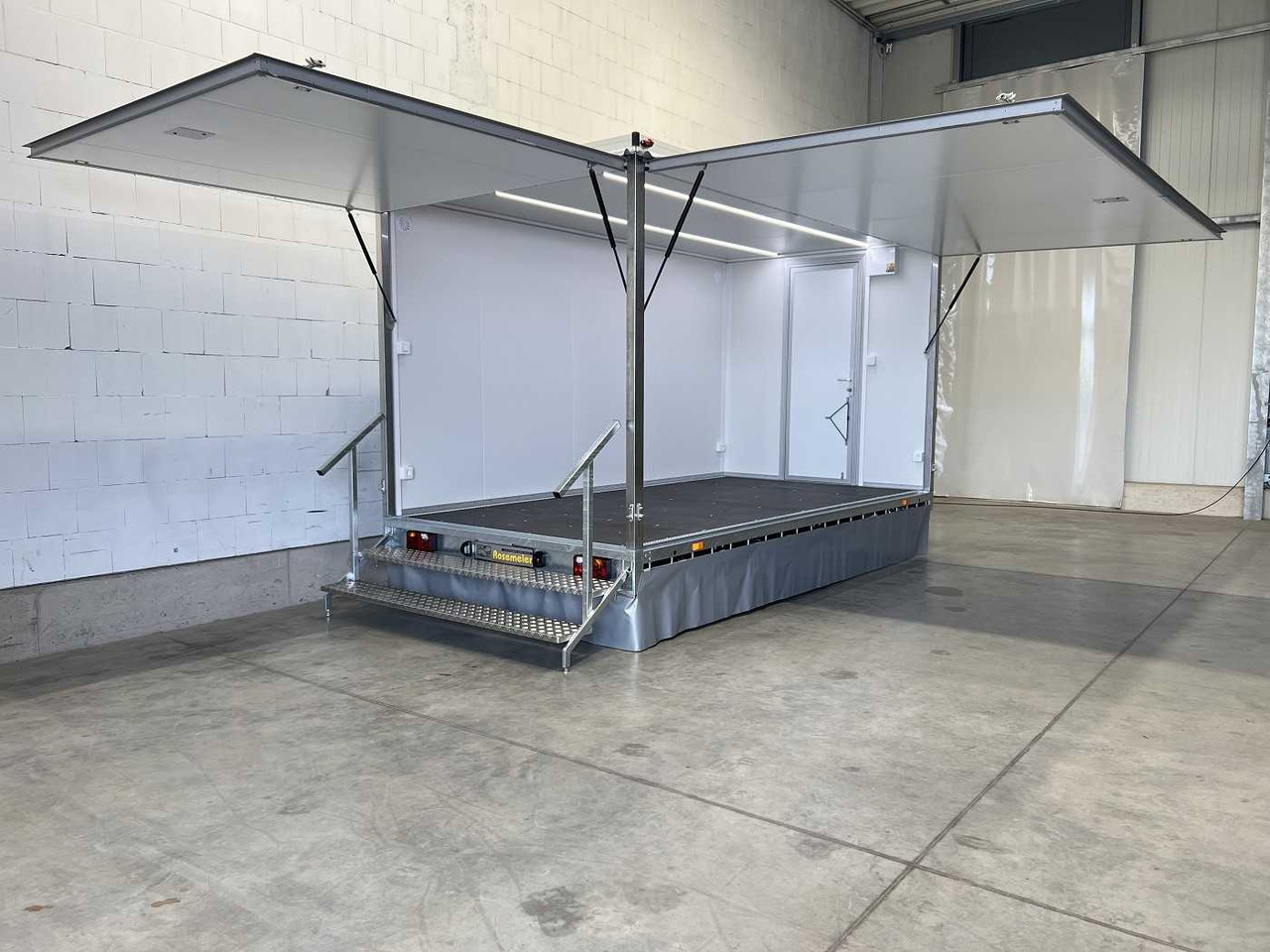 ROSEMEIER VE HK E 27.4 Seiten+Heckklappe T Promotionanhänger - Rimorkio shpërndarëse: foto 4 ROSEMEIER VE HK E 27.4 Seiten+Heckklappe T Promotionanhänger - Rimorkio shpërndarëse: foto 4