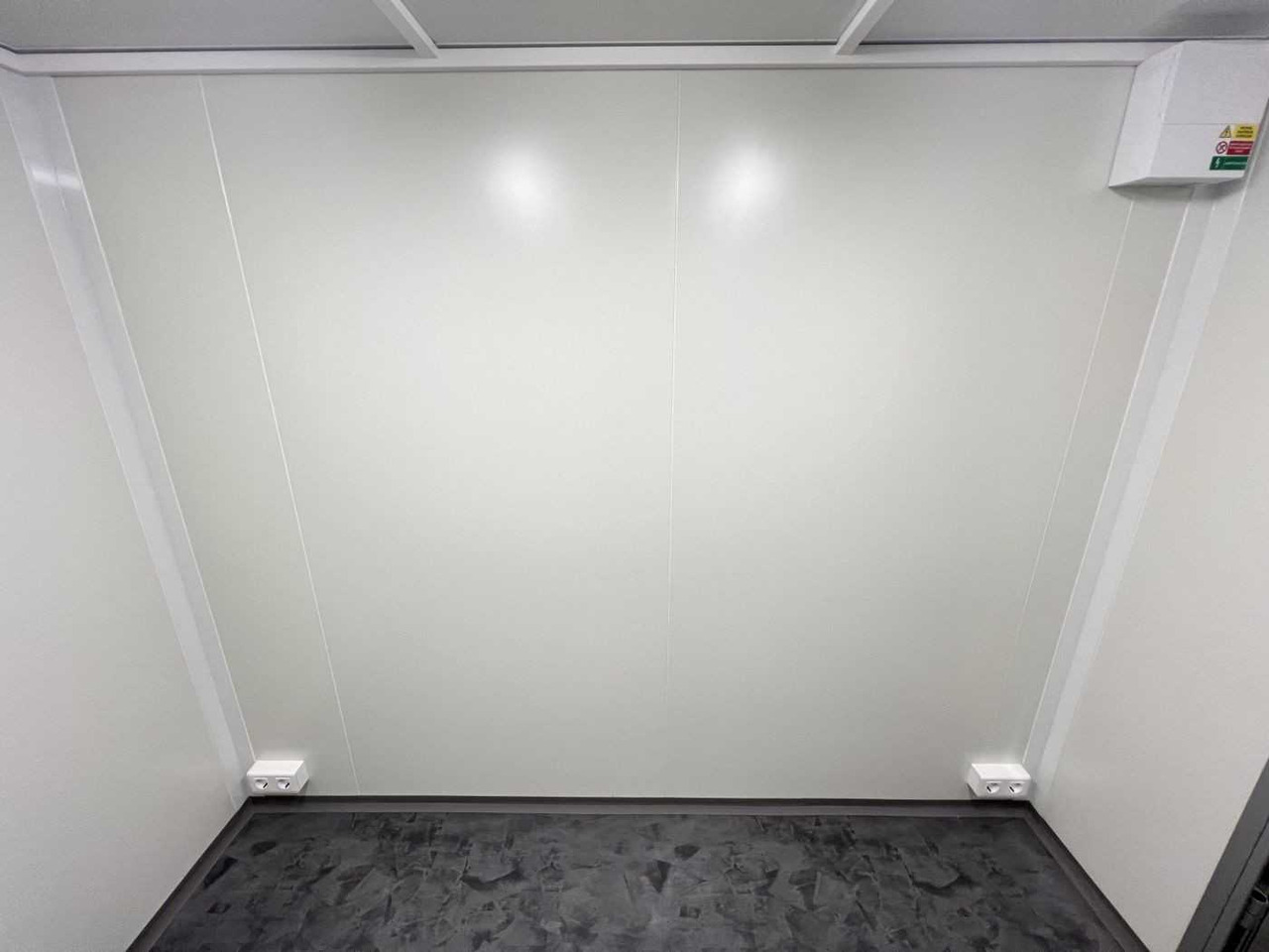 Rimorkio shpërndarëse i ri ROSEMEIER VE Kassenhäuschen TK C 08.25 Verkaufsanhänger: foto 11 Rimorkio shpërndarëse i ri ROSEMEIER VE Kassenhäuschen TK C 08.25 Verkaufsanhänger: foto 11