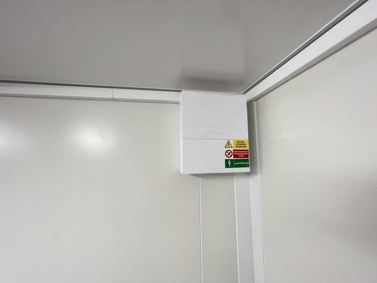 Rimorkio shpërndarëse i ri ROSEMEIER VE Kassenhäuschen TK C 08.25 Verkaufsanhänger: foto 12 Rimorkio shpërndarëse i ri ROSEMEIER VE Kassenhäuschen TK C 08.25 Verkaufsanhänger: foto 12