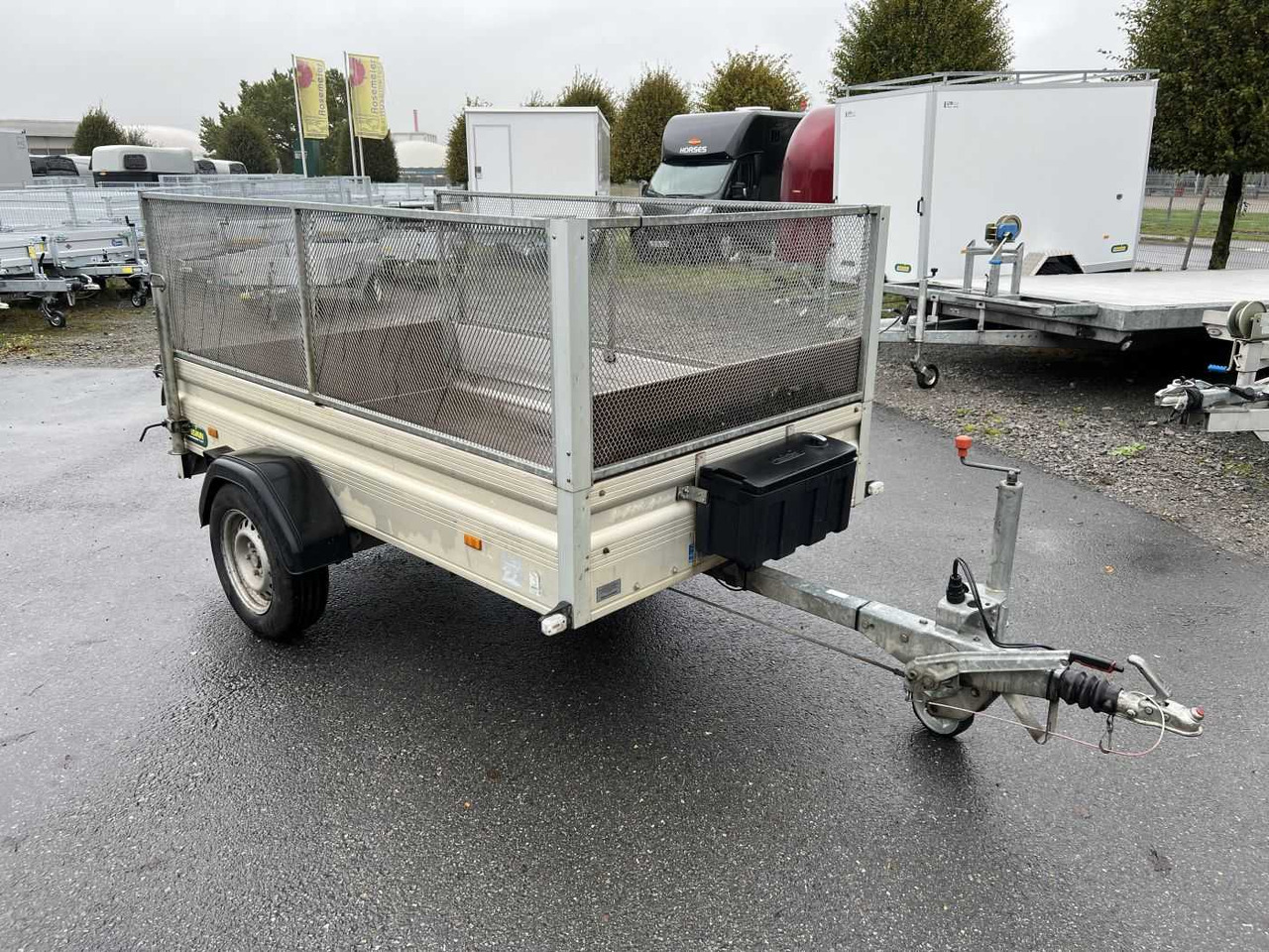 UNSINN K 1325 Gitter Kastenanhänger gebremst - Rimorkio makine: foto 1 UNSINN K 1325 Gitter Kastenanhänger gebremst - Rimorkio makine: foto 1