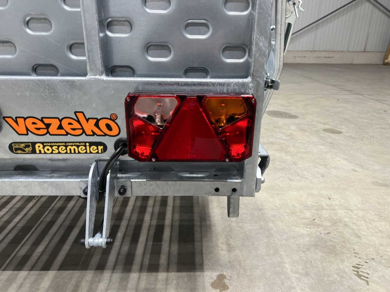 Rimorkio për motoçikleta VEZEKO Motovan D 27+Box Motorradanhänger: foto 13