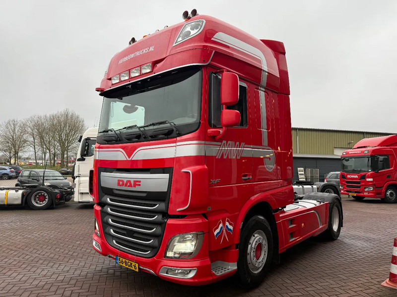 DAF XF 440 XF440 4X2 SSC / Full options / Hydraulics / Leder / Smart Tacho / TOP ZUSTAND - Gjysmë-kamion: foto 2 DAF XF 440 XF440 4X2 SSC / Full options / Hydraulics / Leder / Smart Tacho / TOP ZUSTAND - Gjysmë-kamion: foto 2