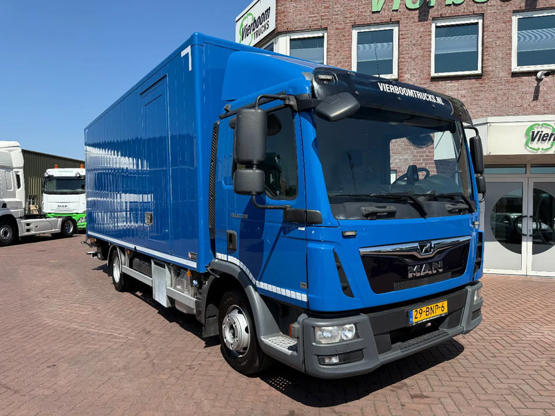 MAN TGL TGL 12.190 BL Koffer mit Ladebordwand Top Zustand !!!!!!!! - Kamion vagonetë: foto 1 MAN TGL TGL 12.190 BL Koffer mit Ladebordwand Top Zustand !!!!!!!! - Kamion vagonetë: foto 1