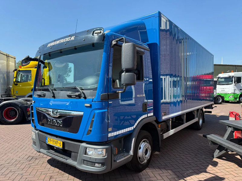 MAN TGL TGL 12.190 BL Koffer mit Ladebordwand Top Zustand !!!!!!!! - Kamion vagonetë: foto 2 MAN TGL TGL 12.190 BL Koffer mit Ladebordwand Top Zustand !!!!!!!! - Kamion vagonetë: foto 2