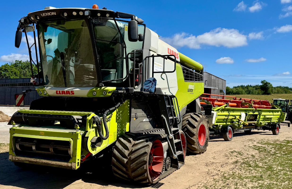 CLAAS Lexion 6900 TerraTrac 890 full Options - Autokombajnë: foto 1 CLAAS Lexion 6900 TerraTrac 890 full Options - Autokombajnë: foto 1