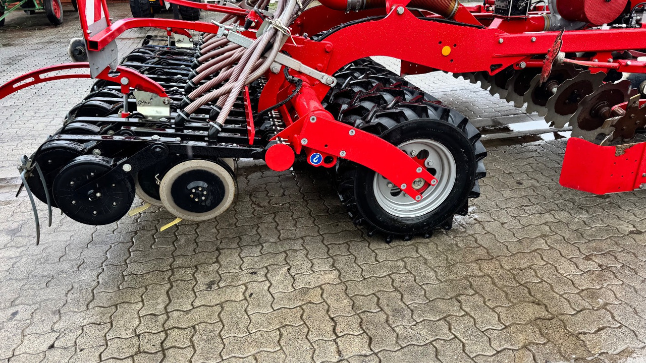 Horsch Pronto 3DC Top Zustand - Mbjellëse në radhë: foto 3 Horsch Pronto 3DC Top Zustand - Mbjellëse në radhë: foto 3