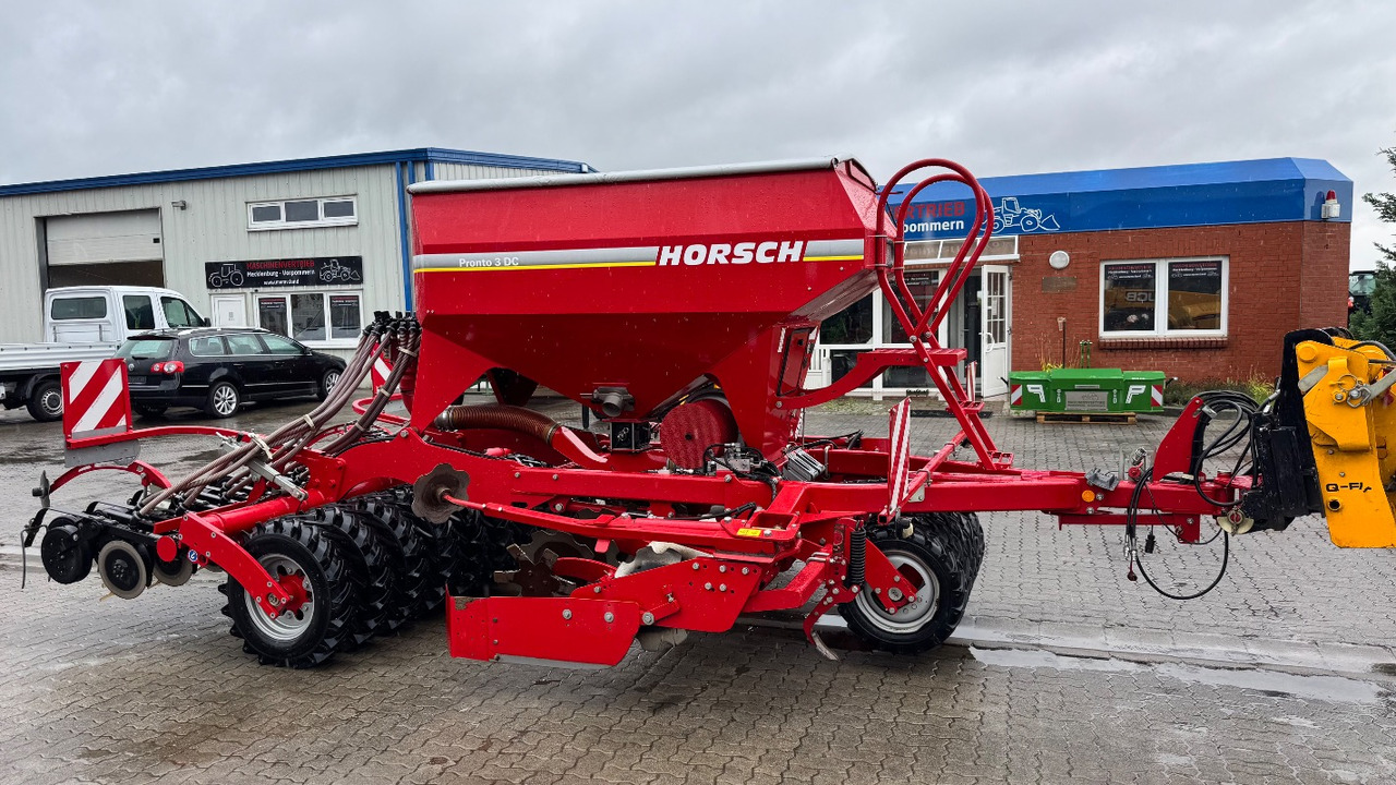 Horsch Pronto 3DC Top Zustand - Mbjellëse në radhë: foto 1 Horsch Pronto 3DC Top Zustand - Mbjellëse në radhë: foto 1