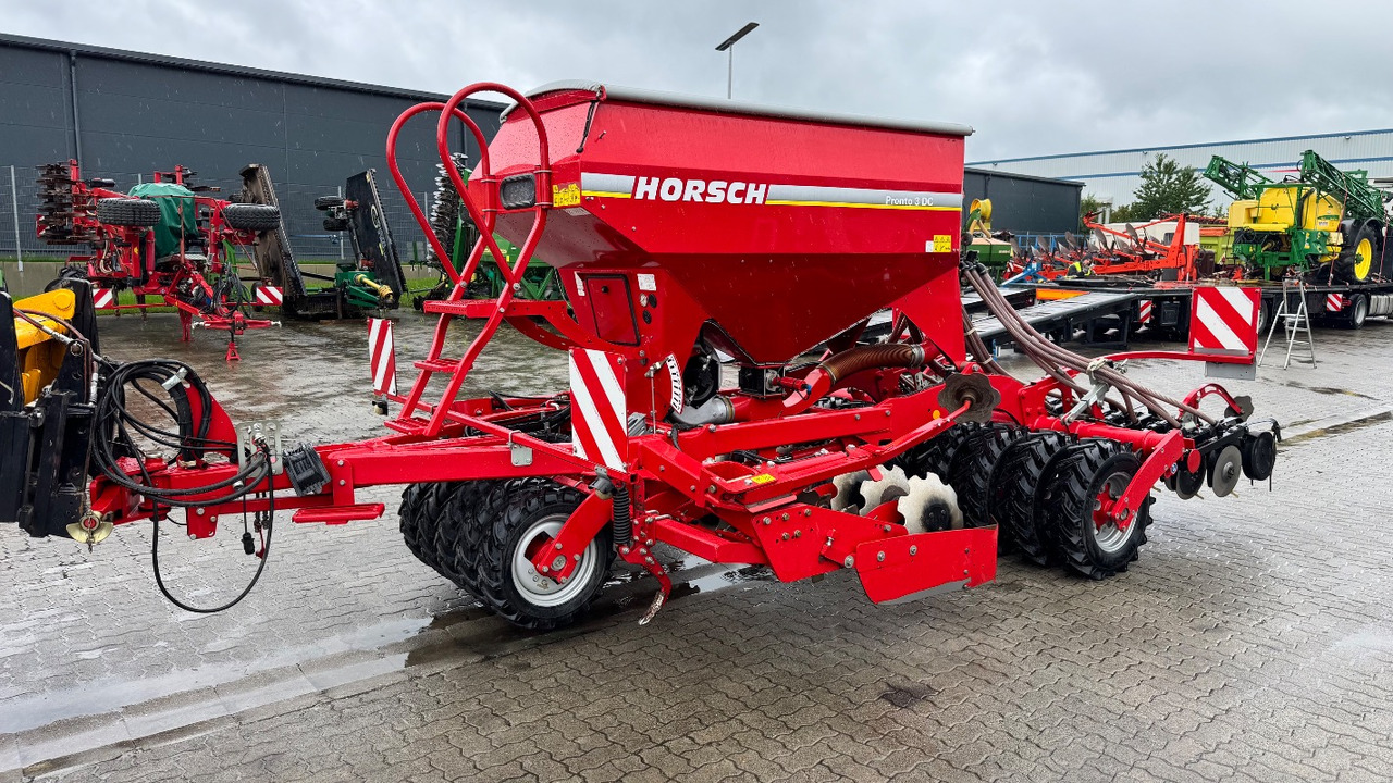 Horsch Pronto 3DC Top Zustand - Mbjellëse në radhë: foto 4 Horsch Pronto 3DC Top Zustand - Mbjellëse në radhë: foto 4