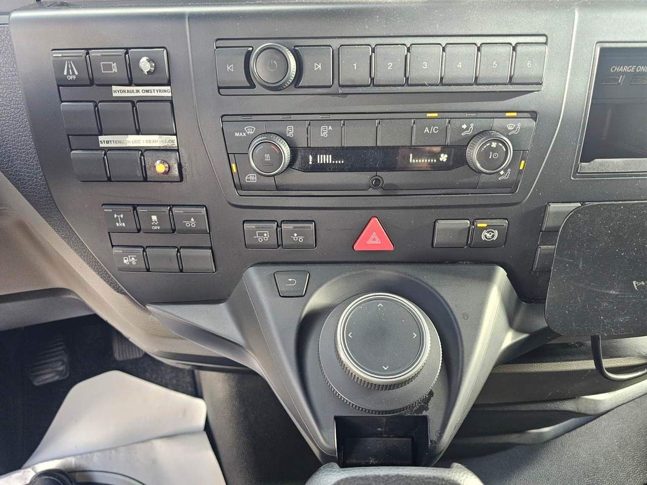 Gjysmë-kamion MAN TGX 26.510 hydraulik: foto 25 Gjysmë-kamion MAN TGX 26.510 hydraulik: foto 25