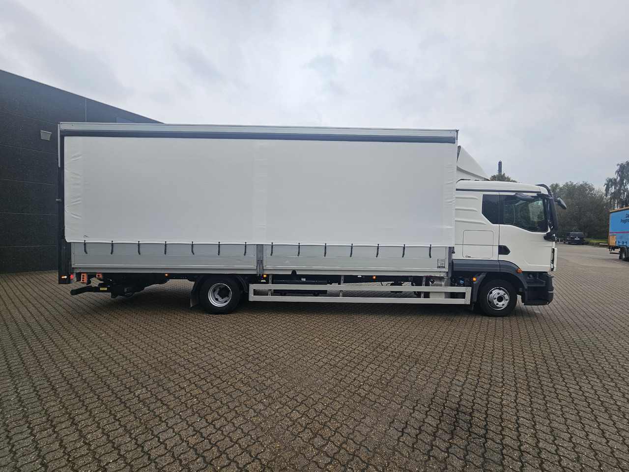 Kamion me tendë MAN TGL 12.250: foto 9 Kamion me tendë MAN TGL 12.250: foto 9