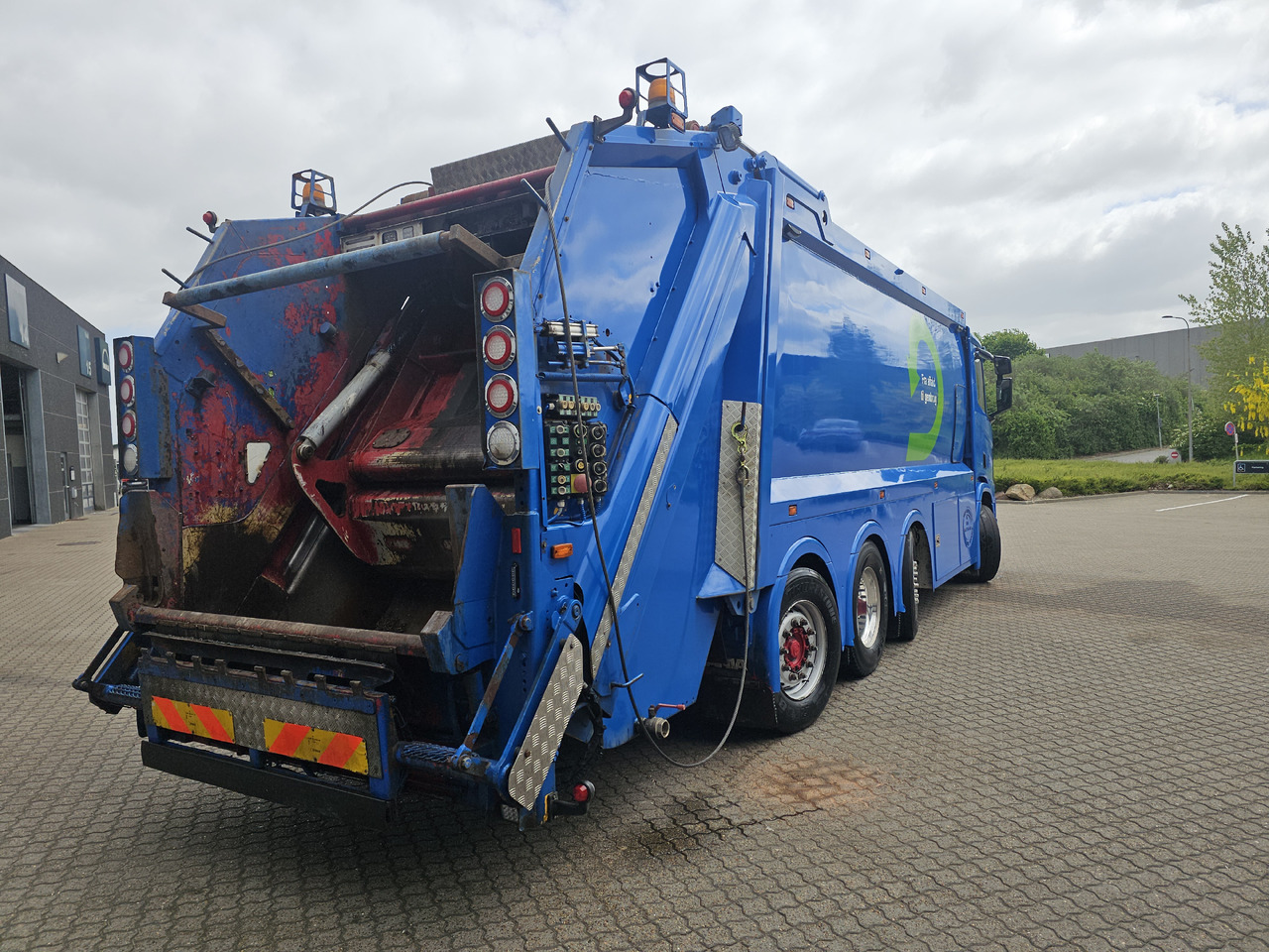 Scania R520 8x2 - Kamion mbeturinash: foto 5 Scania R520 8x2 - Kamion mbeturinash: foto 5