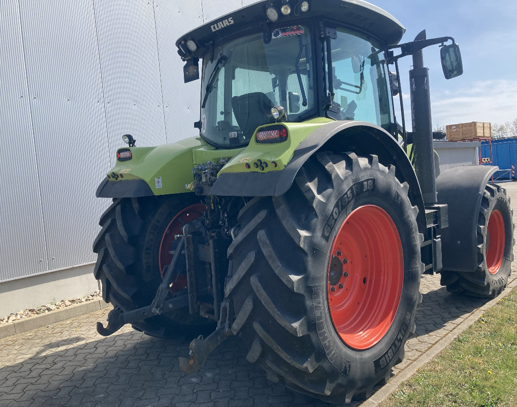 CLAAS Arion 650 CMATIC - Traktor: foto 2 CLAAS Arion 650 CMATIC - Traktor: foto 2