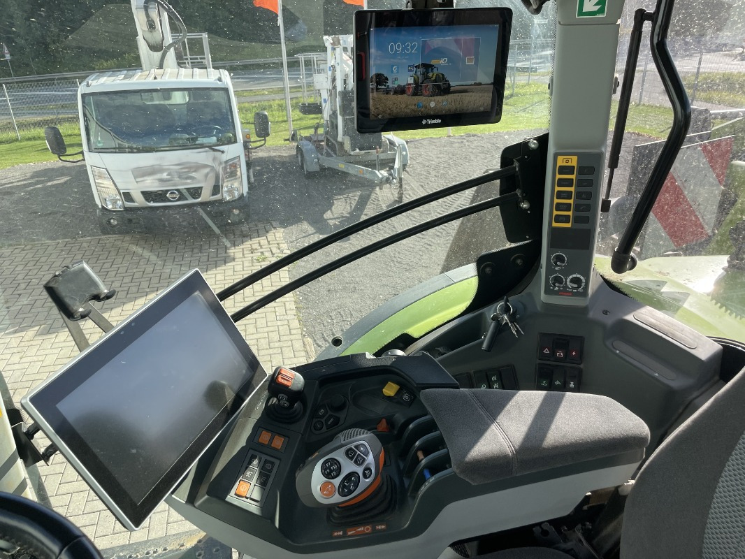 CLAAS Arion 660 CMATIC - Traktor: foto 5 CLAAS Arion 660 CMATIC - Traktor: foto 5