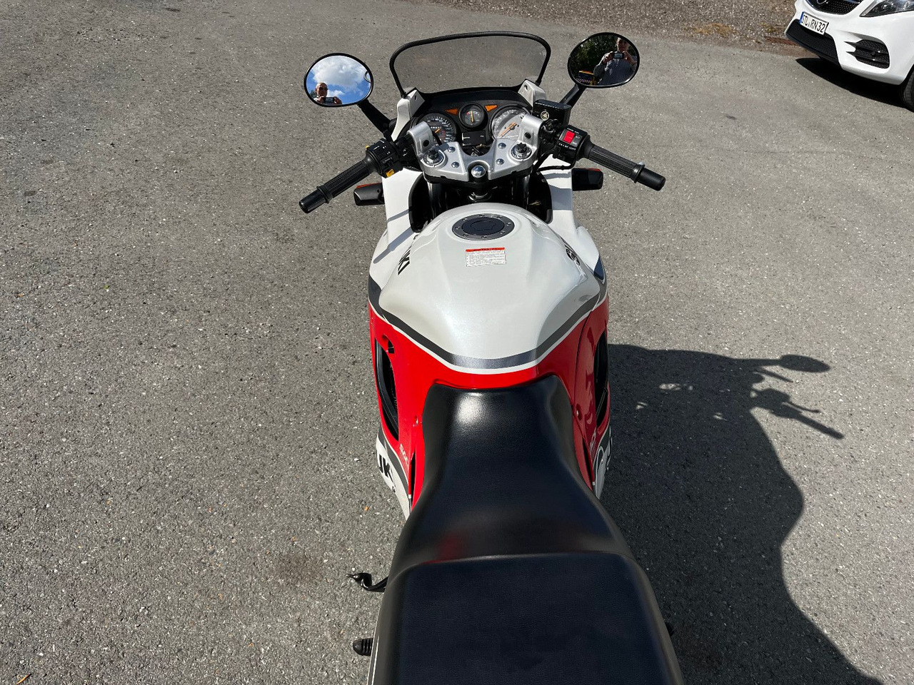 Motoçikleta Suzuki GSX 750: foto 10