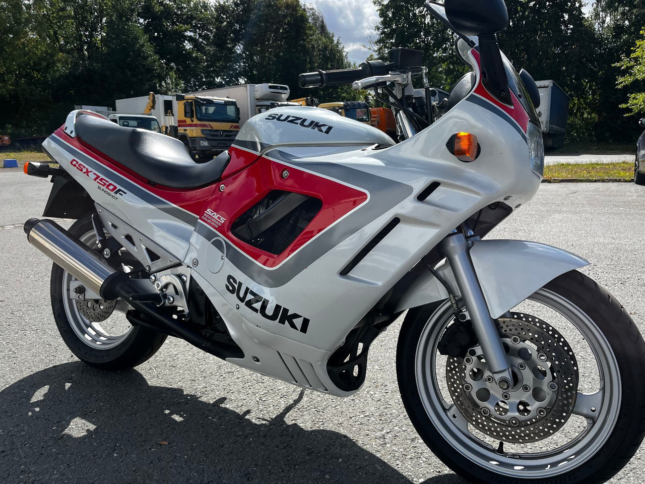 Motoçikleta Suzuki GSX 750: foto 6