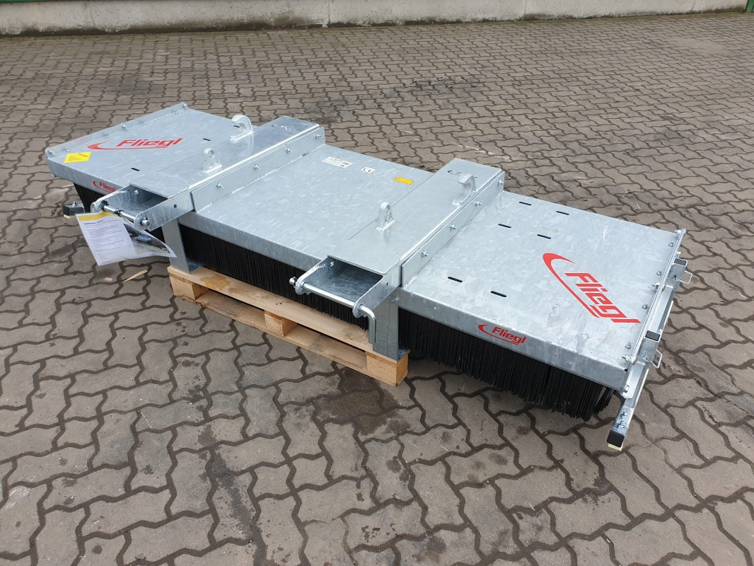 Fliegl Kehrbesen Löwe 1,50m* - Korrëse bari: foto 1 Fliegl Kehrbesen Löwe 1,50m* - Korrëse bari: foto 1