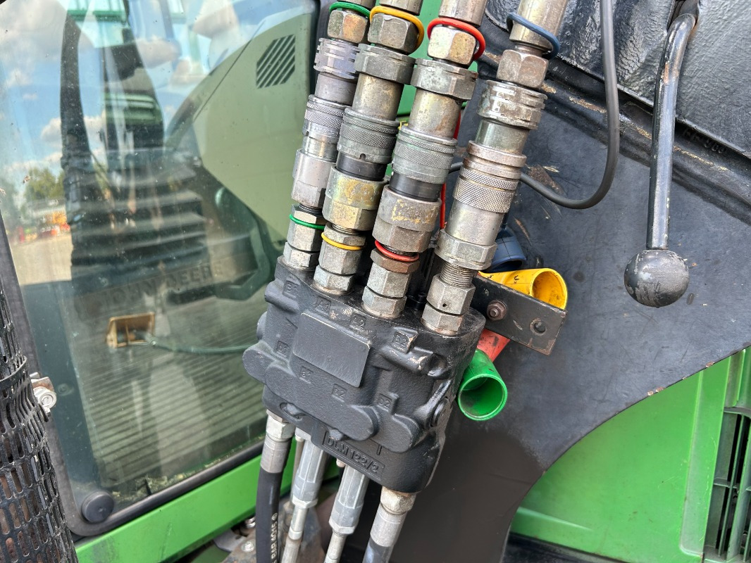 John Deere 6110 - Traktor: foto 2 John Deere 6110 - Traktor: foto 2