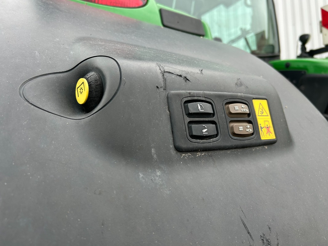John Deere 6215R - Traktor: foto 3 John Deere 6215R - Traktor: foto 3
