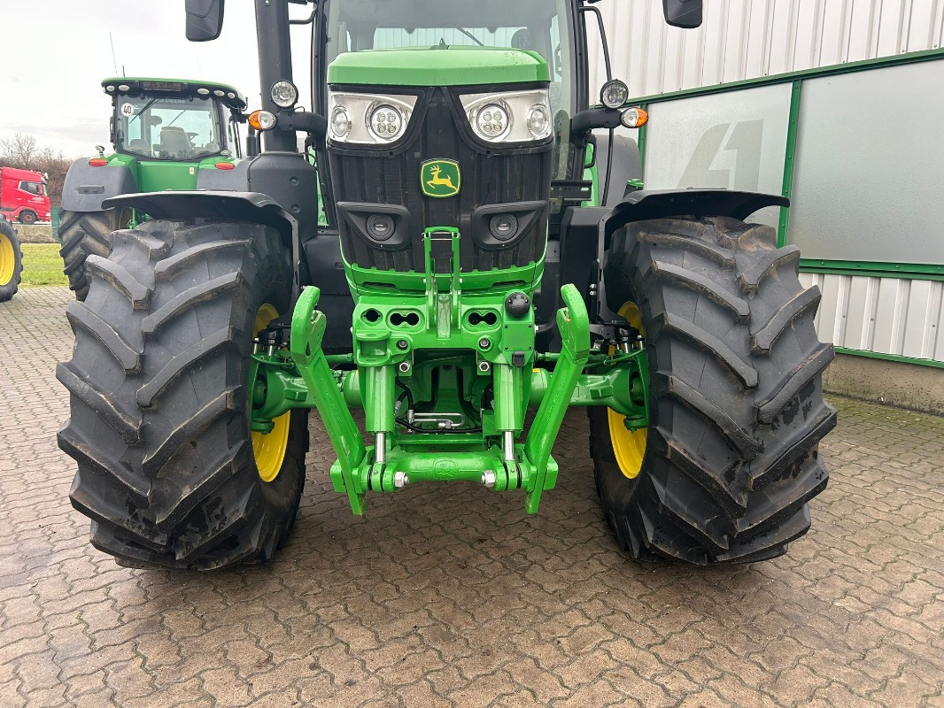 John Deere 6R 145 **MIETRÜCKLÄUFER** - Traktor: foto 4 John Deere 6R 145 **MIETRÜCKLÄUFER** - Traktor: foto 4