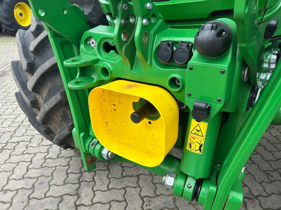 John Deere 6R 155 - Traktor: foto 4 John Deere 6R 155 - Traktor: foto 4