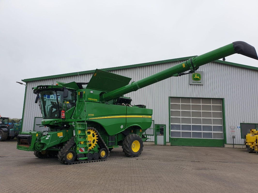John Deere S770 - Autokombajnë: foto 1 John Deere S770 - Autokombajnë: foto 1