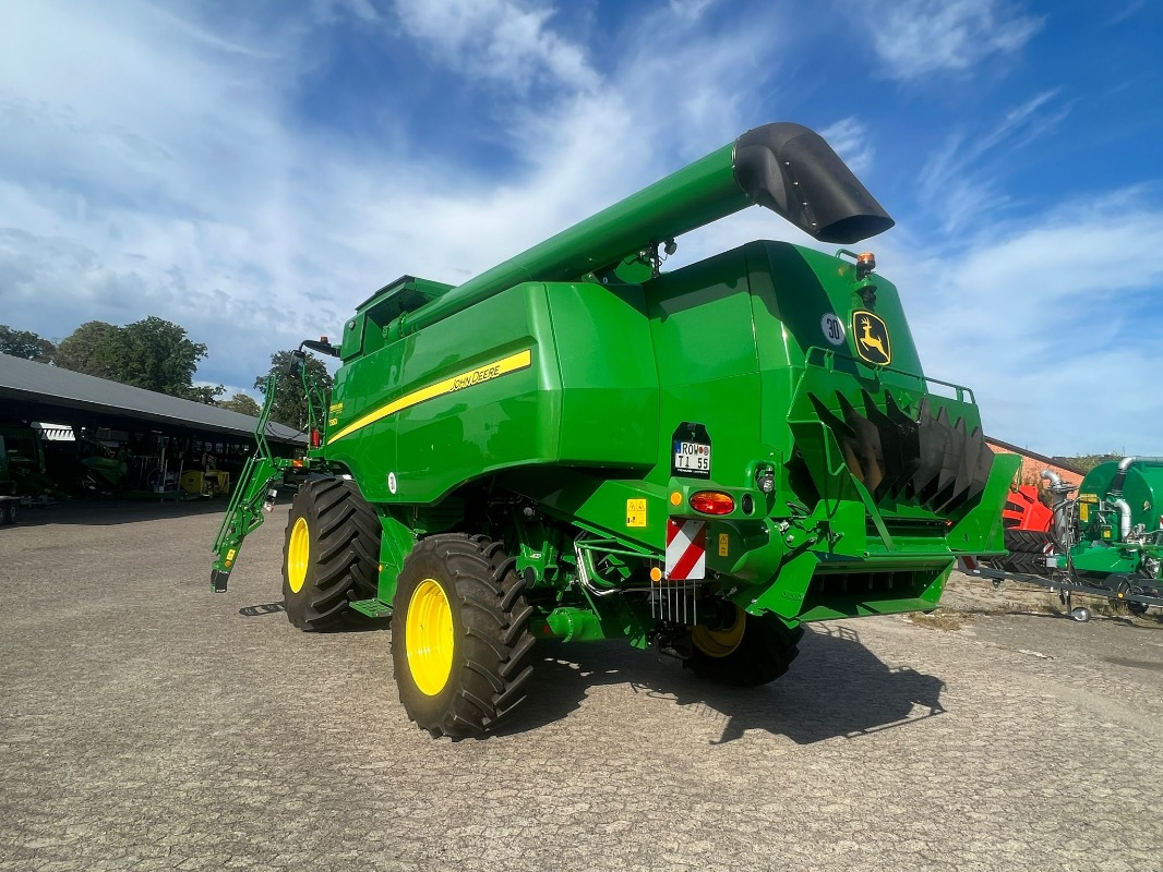 John Deere T560 - Autokombajnë: foto 3 John Deere T560 - Autokombajnë: foto 3