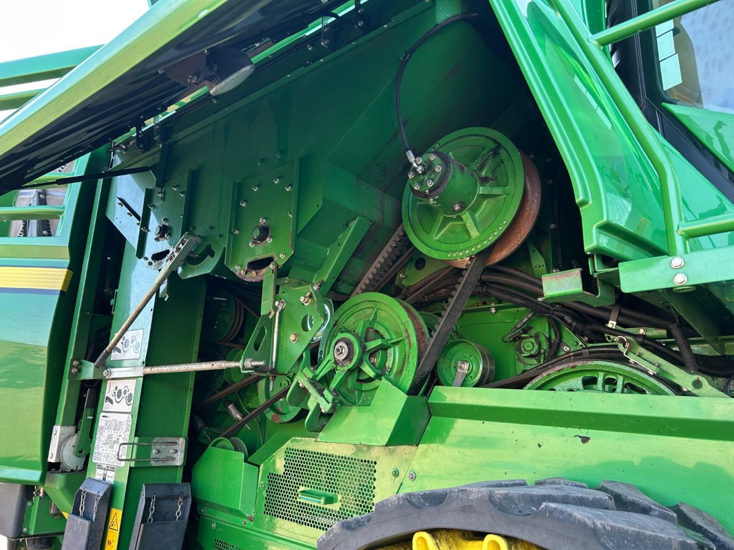 John Deere T660 - Autokombajnë: foto 4 John Deere T660 - Autokombajnë: foto 4