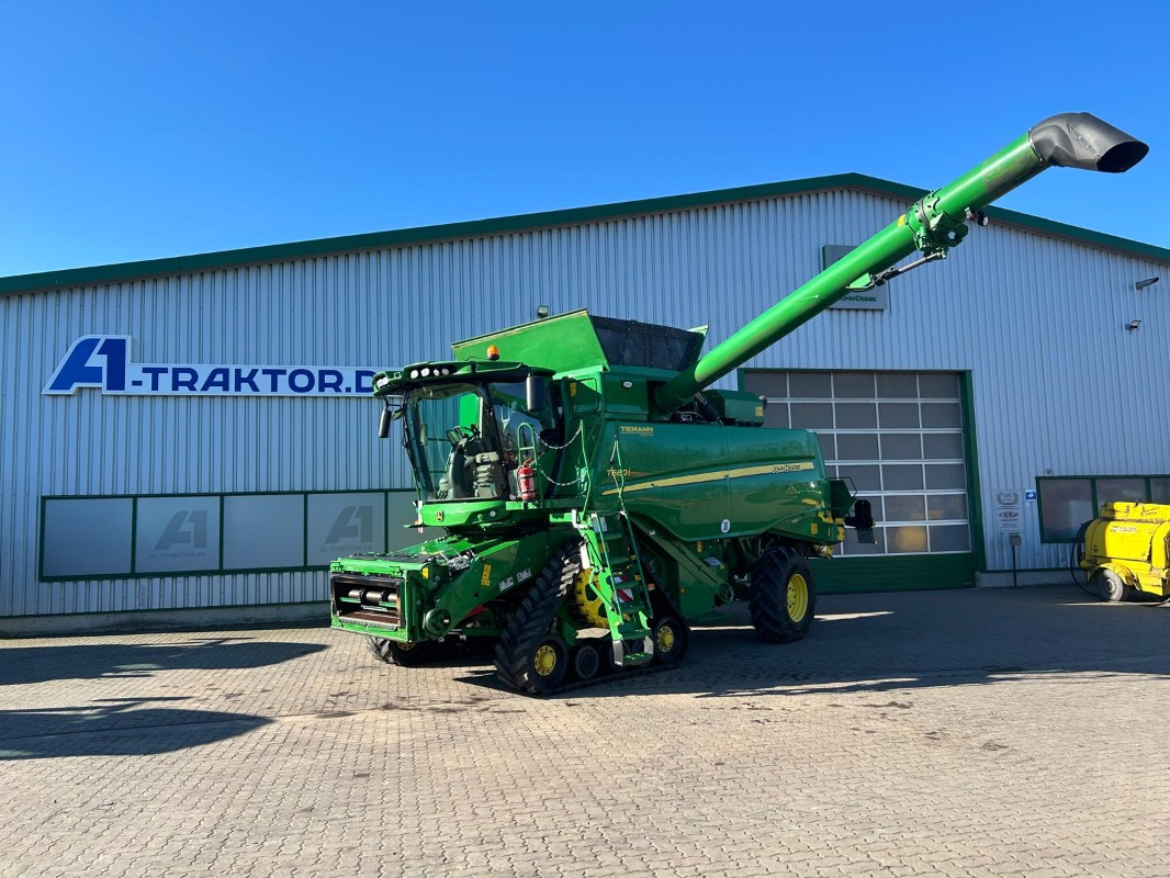 John Deere T660 - Autokombajnë: foto 1 John Deere T660 - Autokombajnë: foto 1