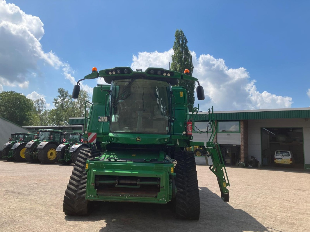 John Deere T670 - Autokombajnë: foto 3 John Deere T670 - Autokombajnë: foto 3