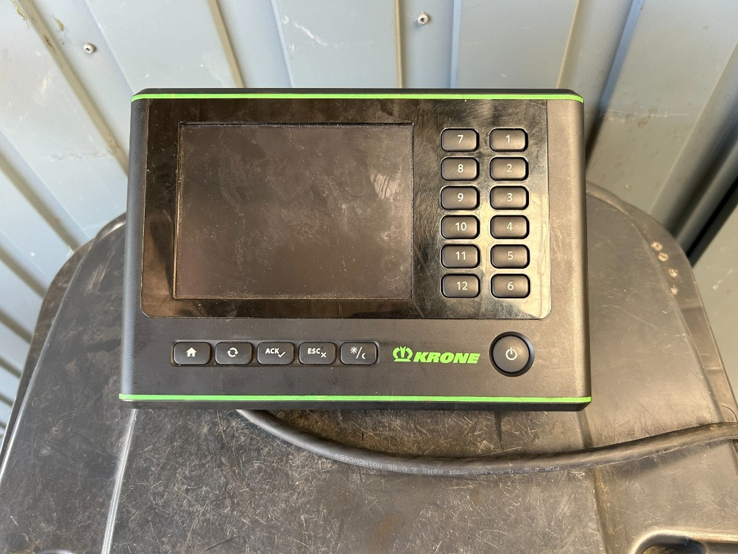 Krone GX 440 - Rimorkio bujqësore: foto 2 Krone GX 440 - Rimorkio bujqësore: foto 2